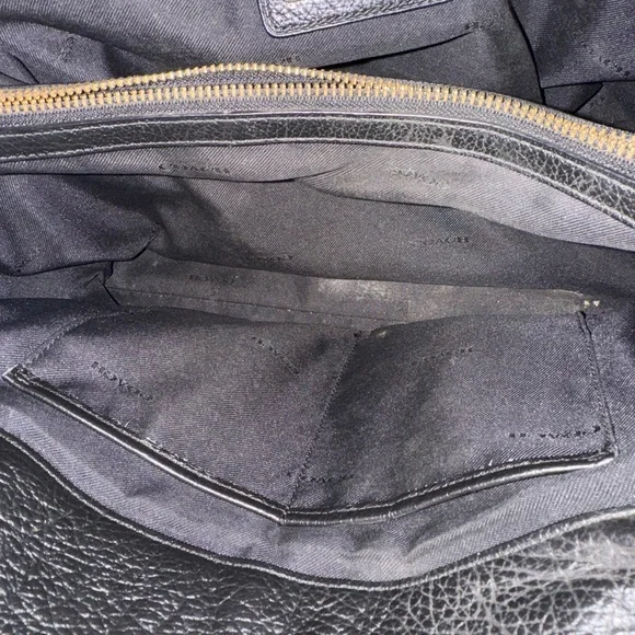 Authentic Coach satchel, black and gold twist-Lock and top handle bag. - Picture 4 of 8